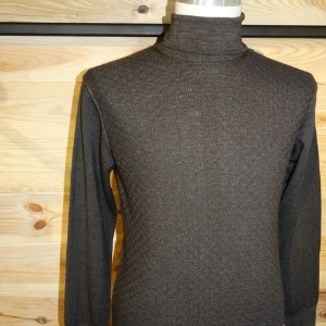 Pull col roulé (marron)